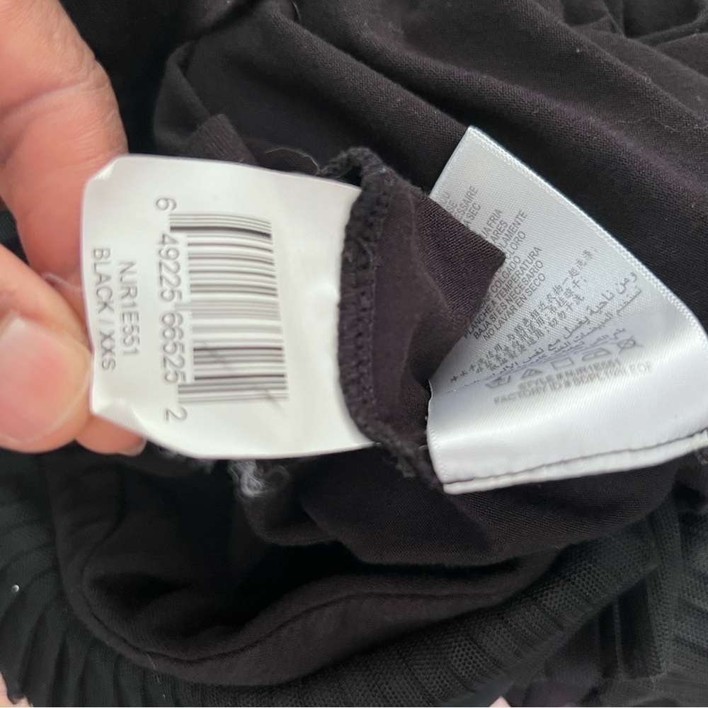BCBGMAXAZRIA women's size XXS ribbed black tank top with flutter sleeve detail - Picture 10 of 12